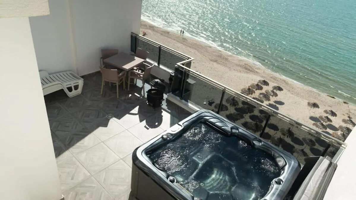 Apartmán Exclusive Seafront Duplex With Jacuzzi Durrës